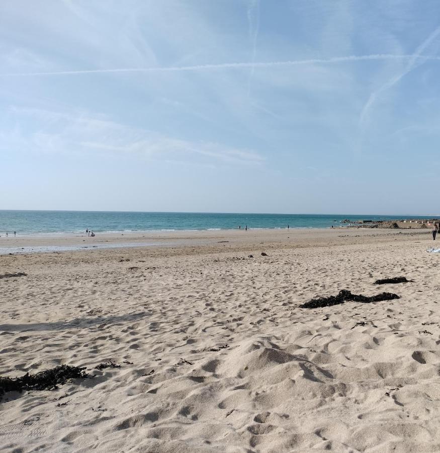 Entre Mer Et Montagne Granville Exteriör bild
